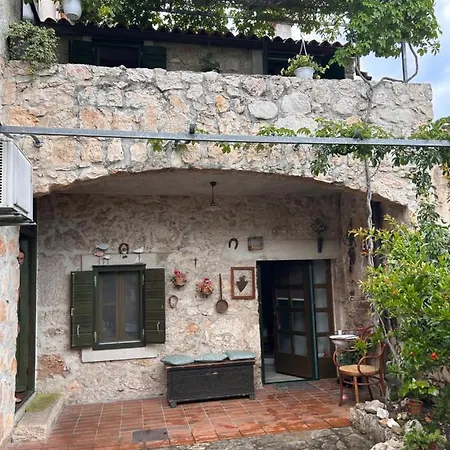 Gaya Apartment *